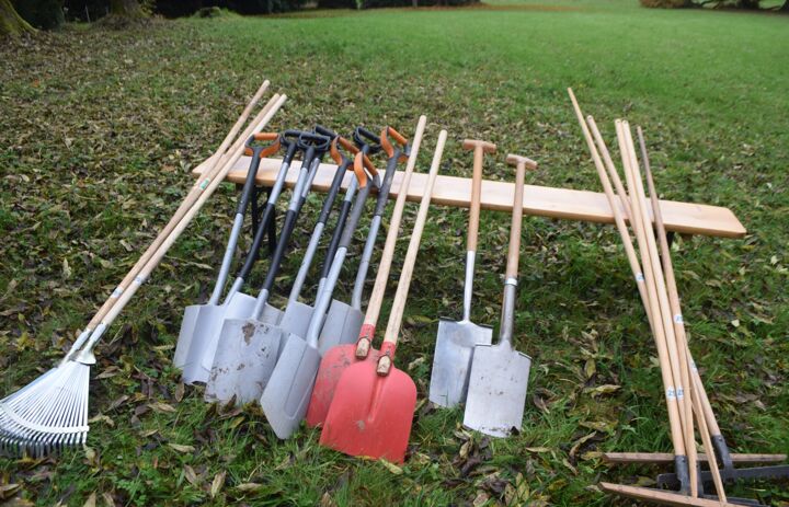 4. Wechselburger Parkseminar - Spaten und Harken bereit für den Einsatz - Link: 4. Wechselburger Parkseminar vom 16. bis 18. Oktober 2026